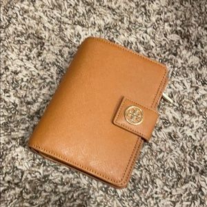 Tory burch new brown wallet